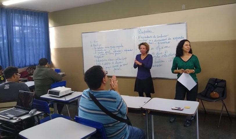 Do ressentimento individual ruidoso ao discurso coletivo: o exercício do direito à comunicação como estratégia de resistência